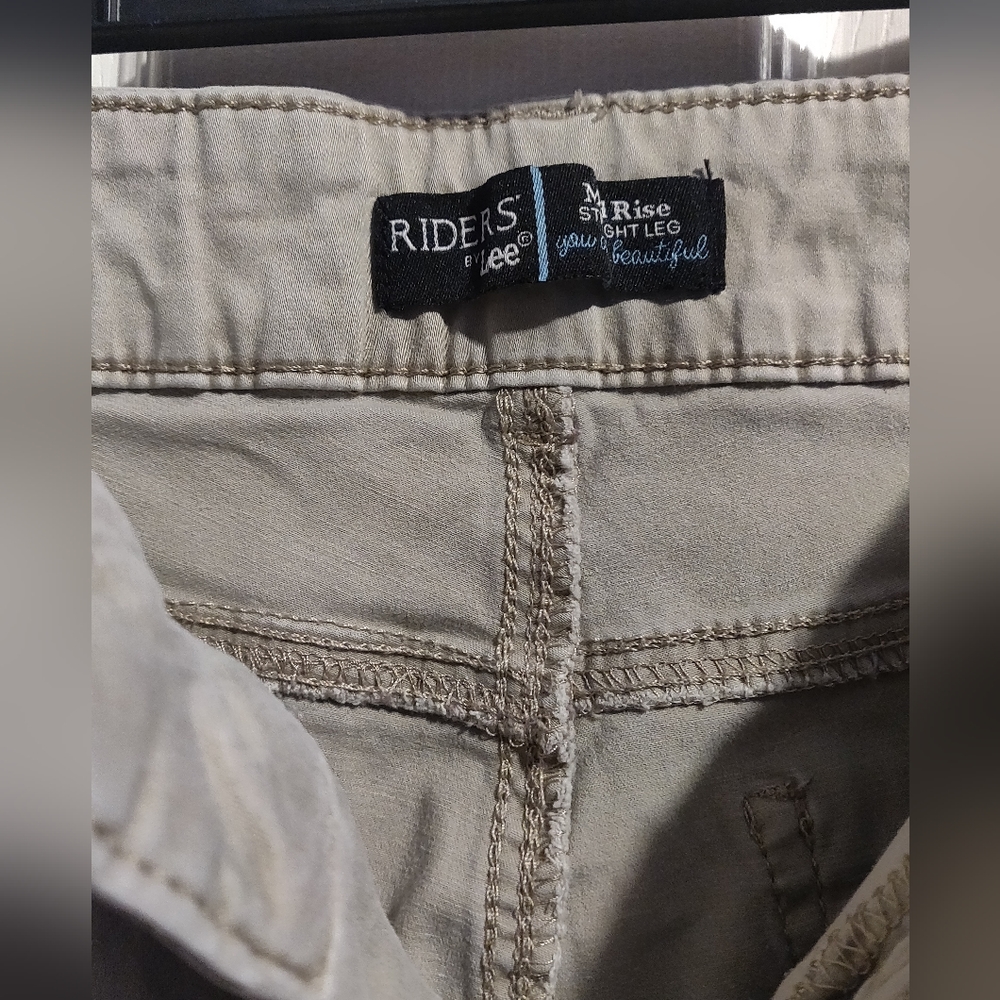 LEE RIDERS MID RISE STRAIGHT LEG KHAKI - Picture 2 of 3